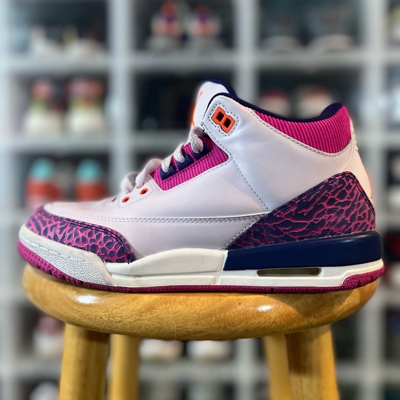 Jordan 3 Retro Barely Grape - Picture 4 of 5